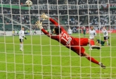 PP: Legia pierwszym pfinalist. Awans po karnych